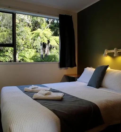 Maja/Mökki, Paparoa Park Motel