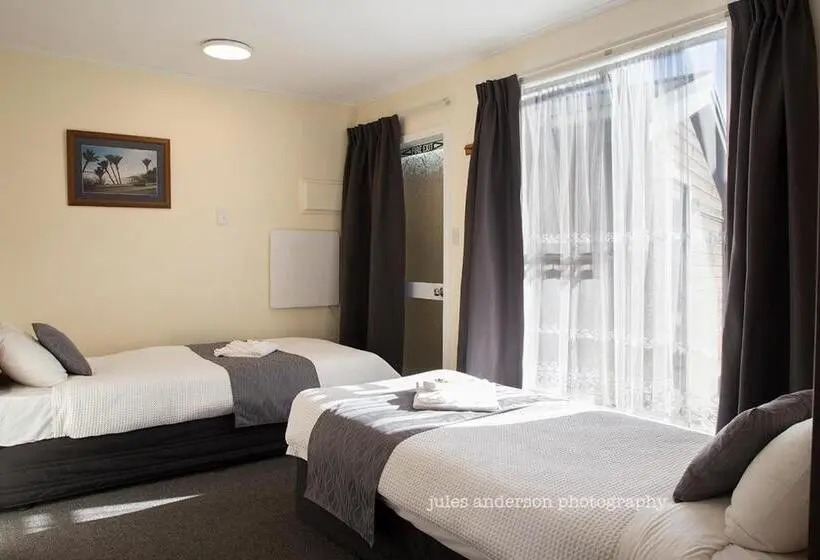 Maja/Mökki, Paparoa Park Motel