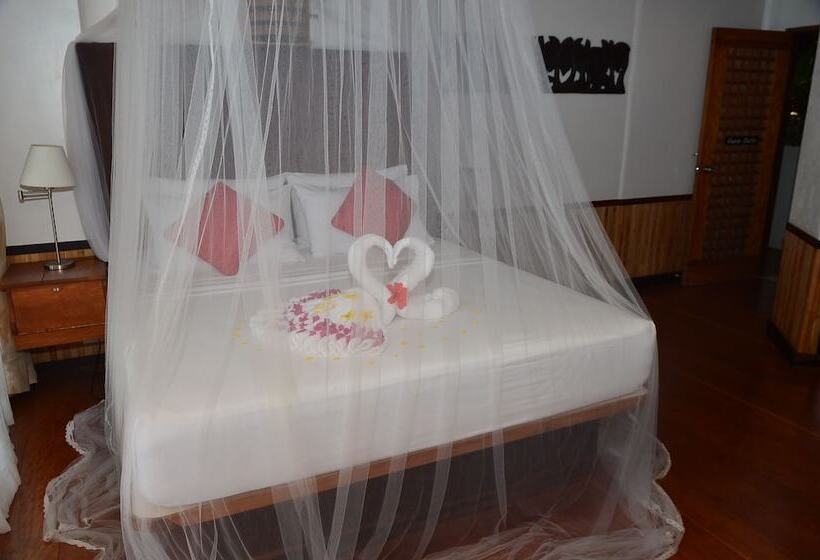 Suite, Noanoa Island