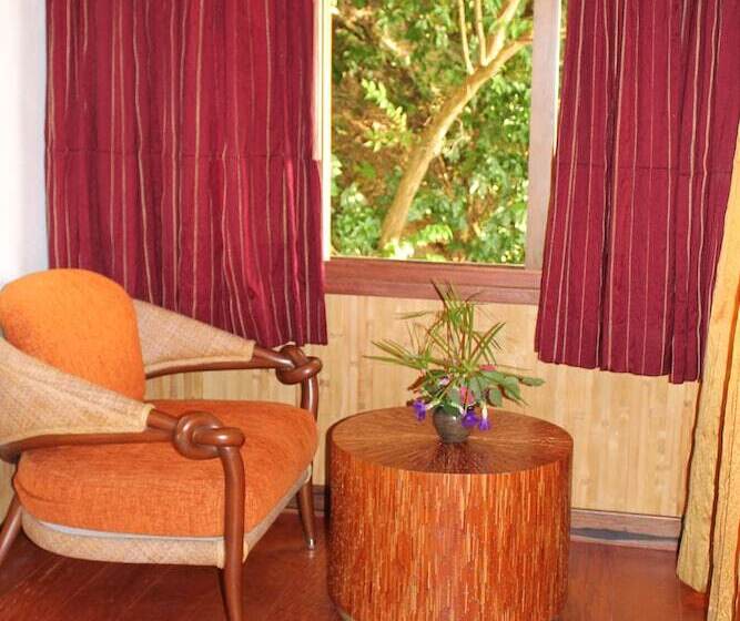 Suite, Noanoa Island