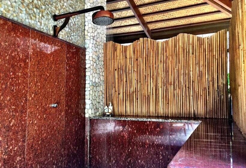 Superior Suite, Noanoa Island