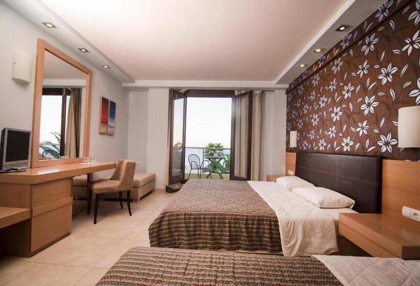 Triple Room Sea View, Mistral