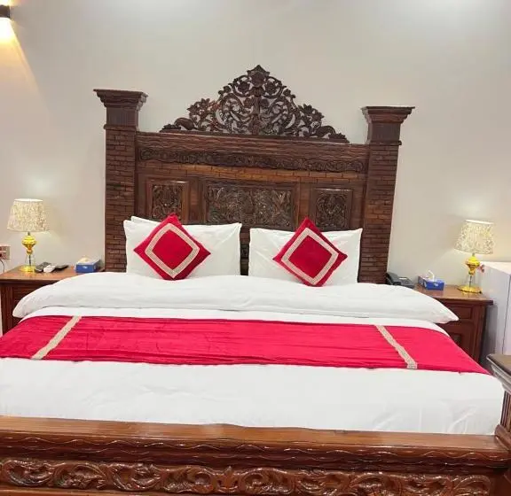 اتاق لوکس سه تخته, Niagara Falls Bahawalpur
