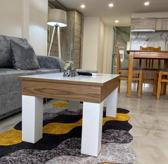 4인용 스탠다드 룸, Troy Aparthotel Durres
