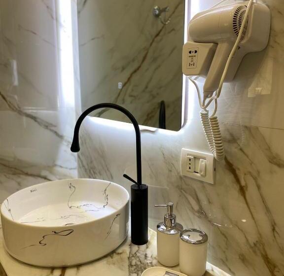 חדר לארבעה סטנדרטי עם מרפסת, Troy Aparthotel Durres