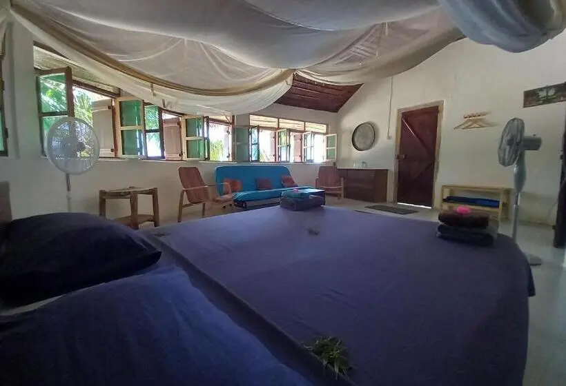 اتاق لوکس با چشم‌انداز دریا, Moheli Laka Lodge