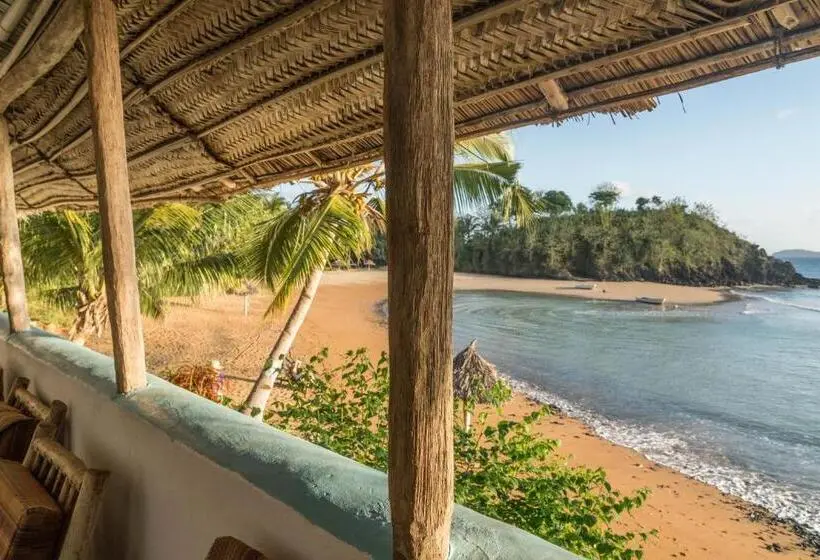 اتاق استاندارد با چشم‌انداز دریا, Moheli Laka Lodge