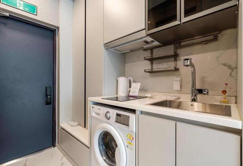 Camera Superiore, Radiant Nampo