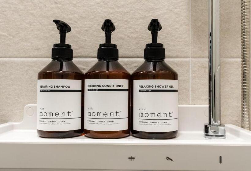 Camera Superiore, Radiant Nampo