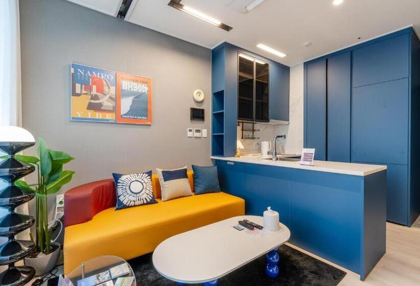 Suite, Radiant Nampo