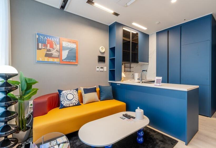 Suite, Radiant Nampo