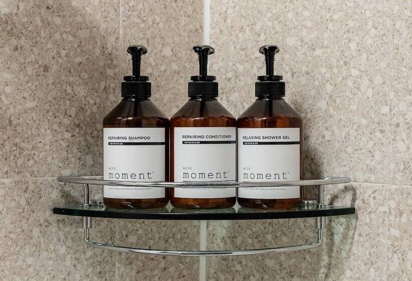 Suite, Radiant Nampo