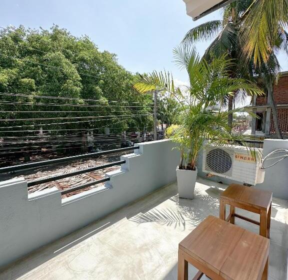 バルコニー付きデラックスルーム, Pineapple Surf Arugambay