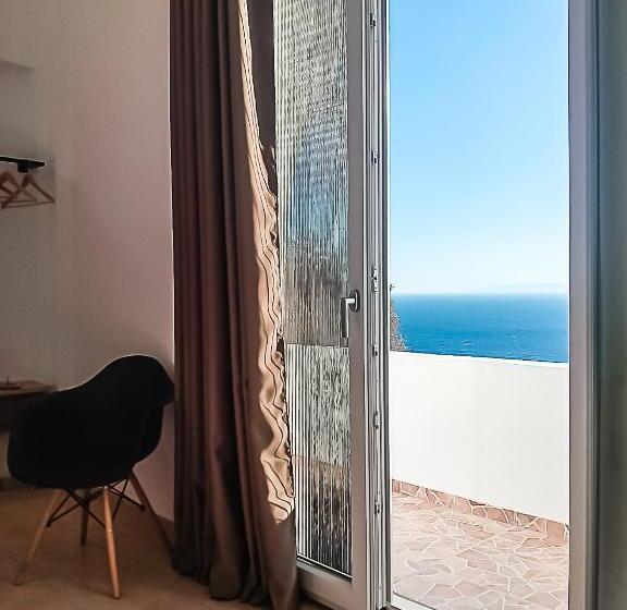 סוויטת ג'וניור נוף לים, Andros Seaview