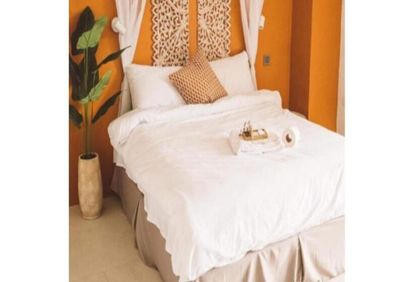 Quarto Triplo Estandar, Marian Palazz