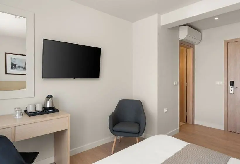 Chambre Standard, Gallery Central