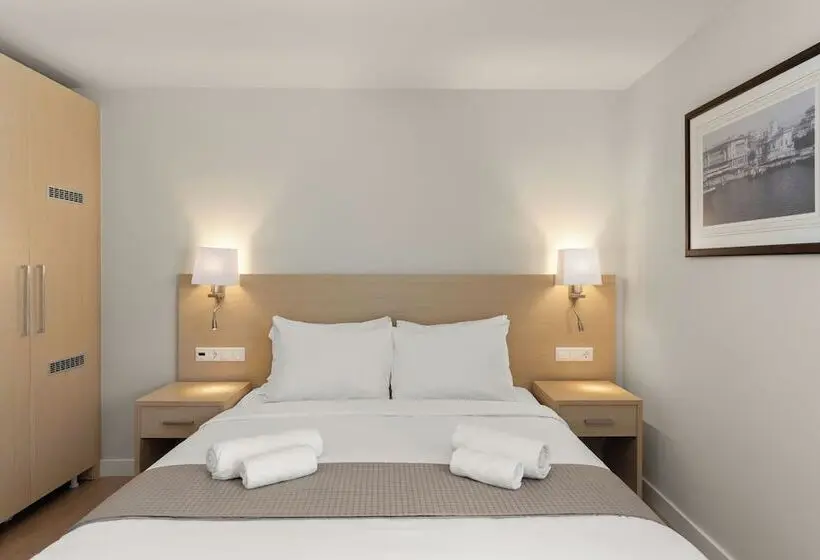 Chambre Standard, Gallery Central