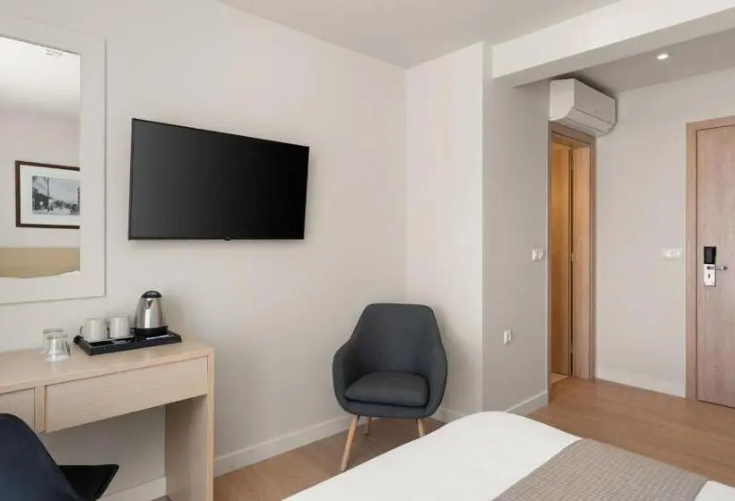 Chambre Standard, Gallery Central