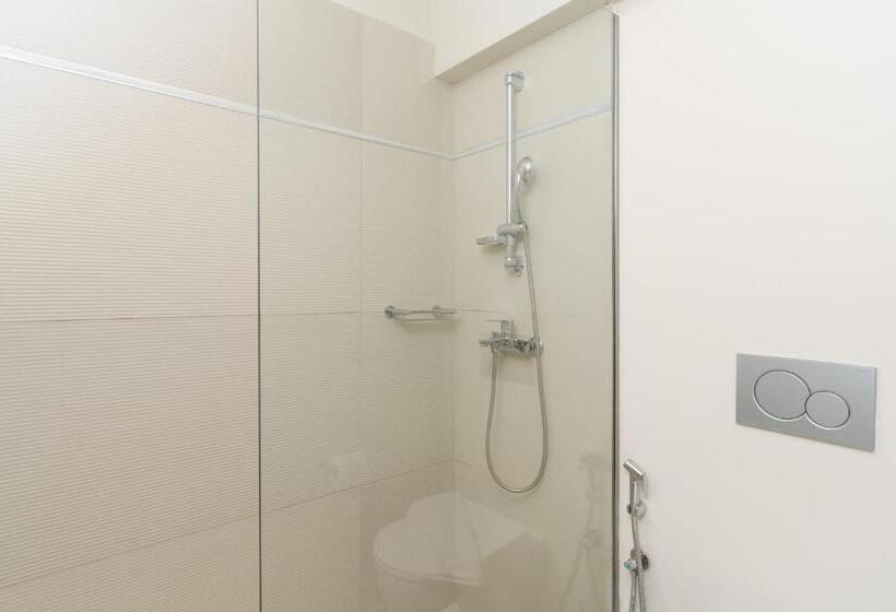 패밀리 룸, Gallery Central