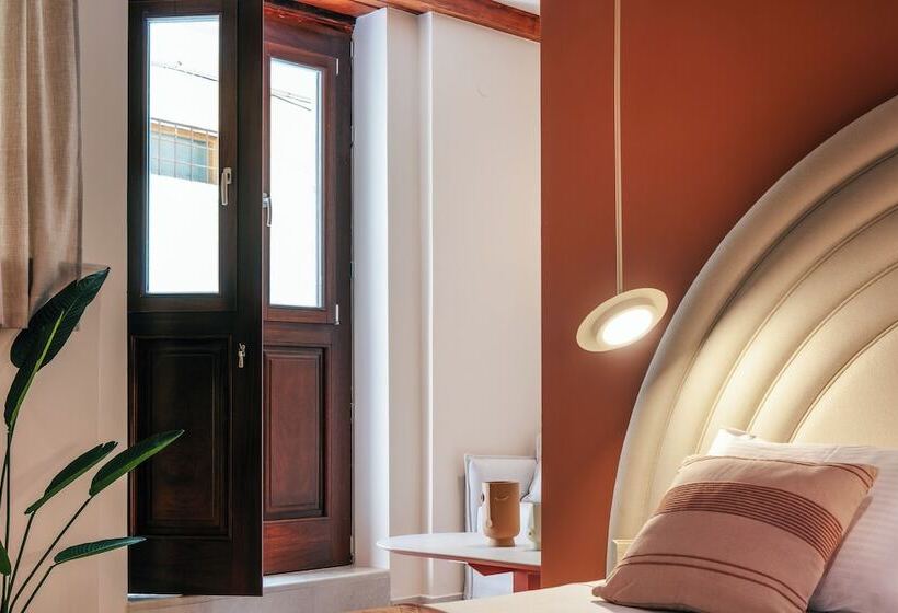 Полулюкс Нижний Этаж, La Montre Luxury Boutique Suites