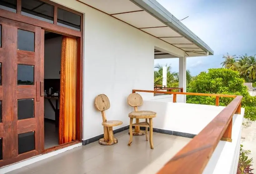 اتاق لوکس با چشم‌انداز دریا, Maldivine Stay Dhiffushi