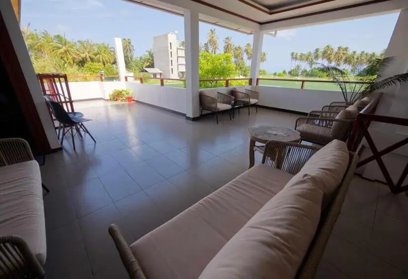 اتاق لوکس با چشم‌انداز دریا, Maldivine Stay Dhiffushi