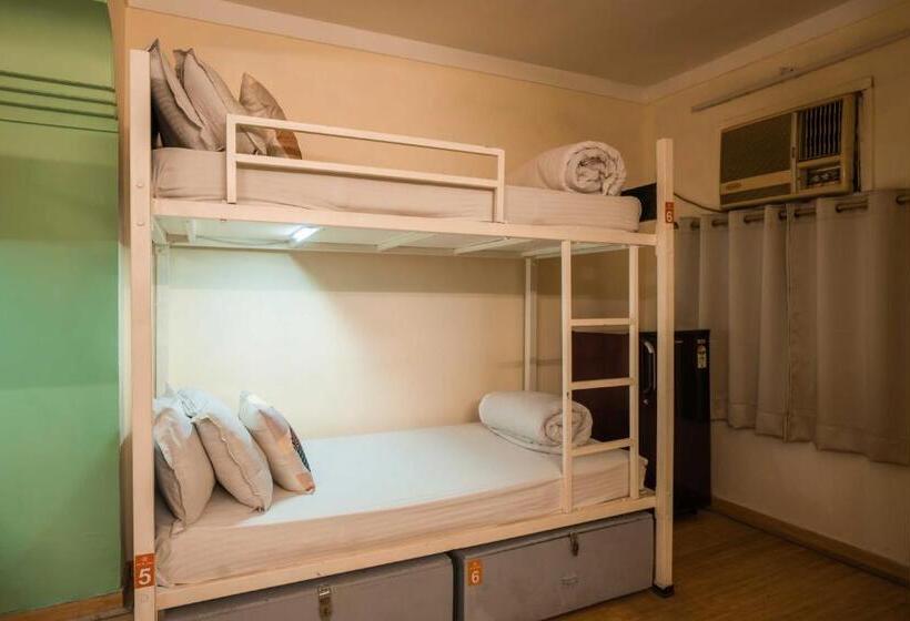 Кровать в Общей Комнате, Zostel Delhi