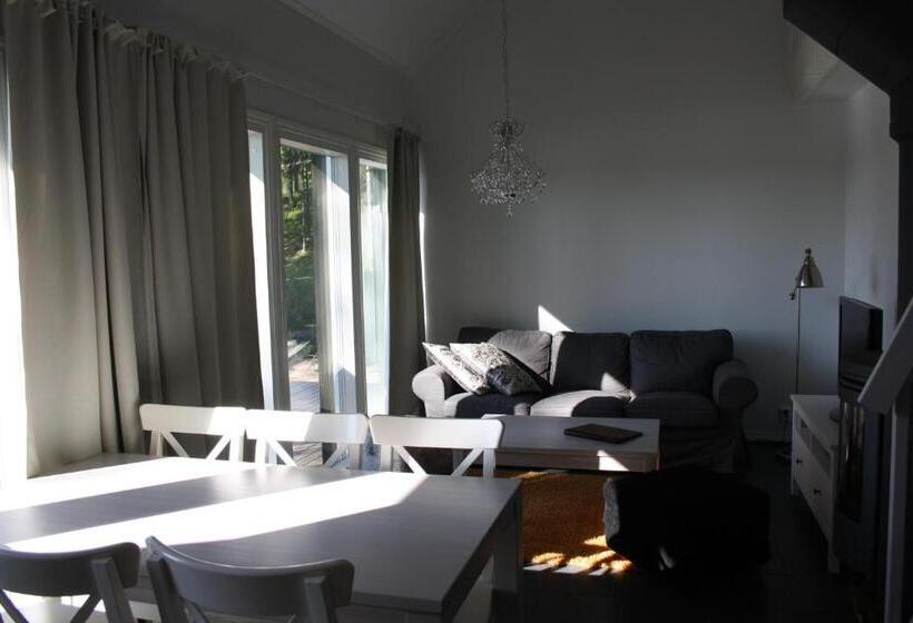 شقة غرفة واحدة, Varjola Holiday Center