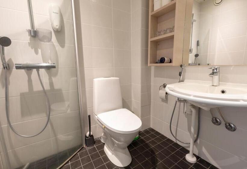 شقة غرفة واحدة, Varjola Holiday Center