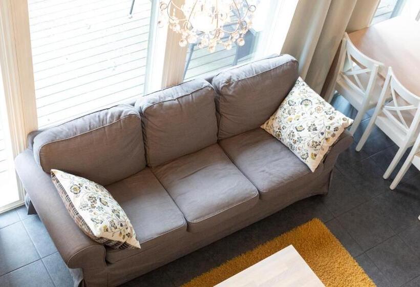 شقة غرفة واحدة, Varjola Holiday Center