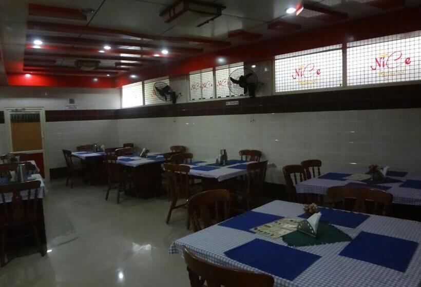 豪华三人间, Caveri