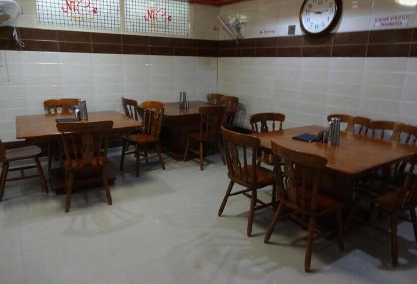 豪华三人间, Caveri