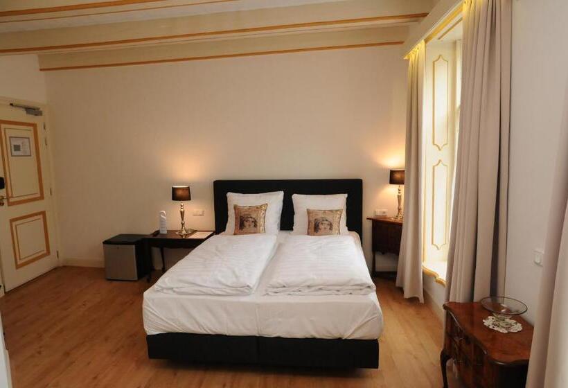 标准间, De Gulden Waagen