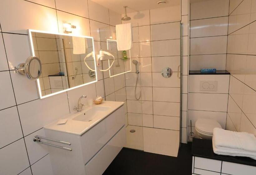 주니어 스위트, De Gulden Waagen