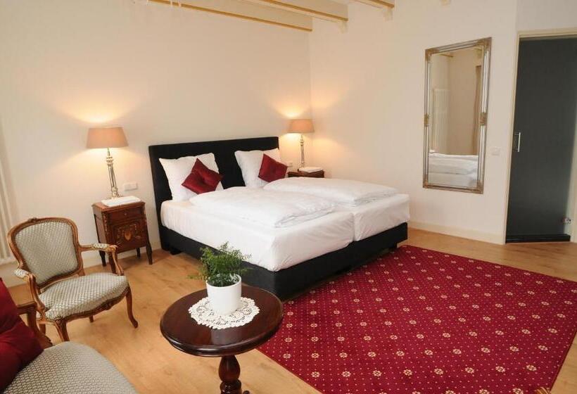 小型套房, De Gulden Waagen