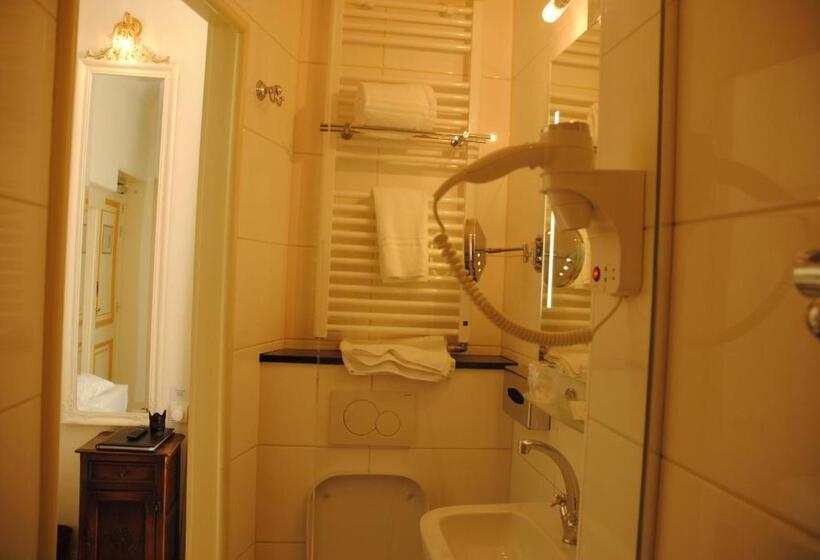 标准单人间, De Gulden Waagen