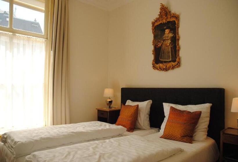 基本间, De Gulden Waagen