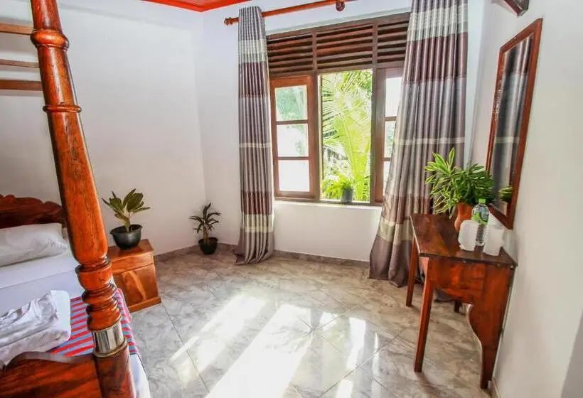 3 Bett Deluxe Zimmer, Dickwella Beach