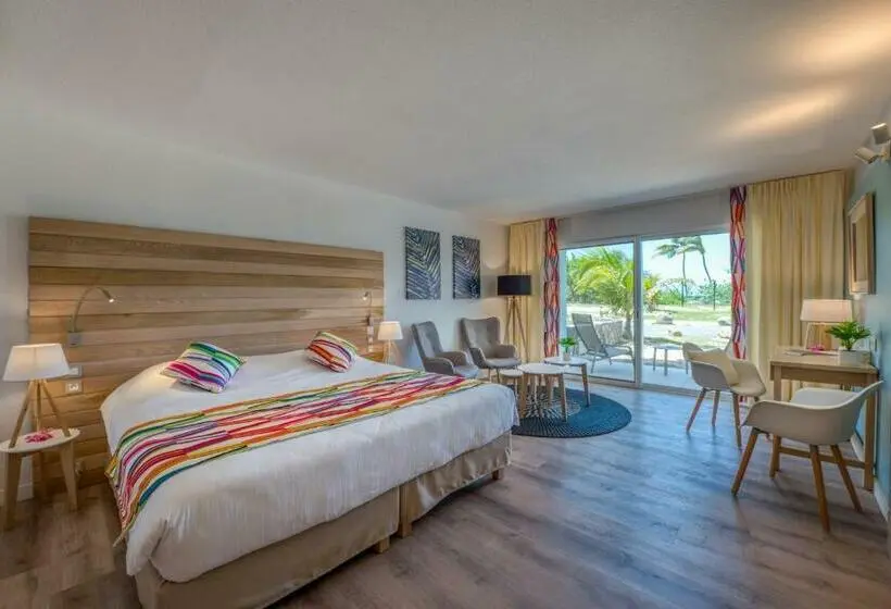 سوئیت جونیور پریمیوم, La Playa Orient Bay