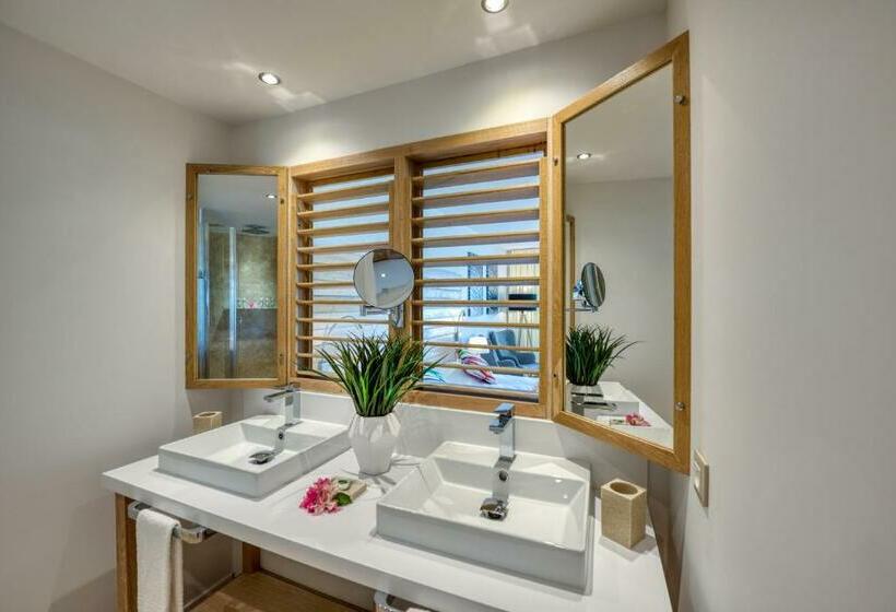 سوئیت جونیور پریمیوم, La Playa Orient Bay