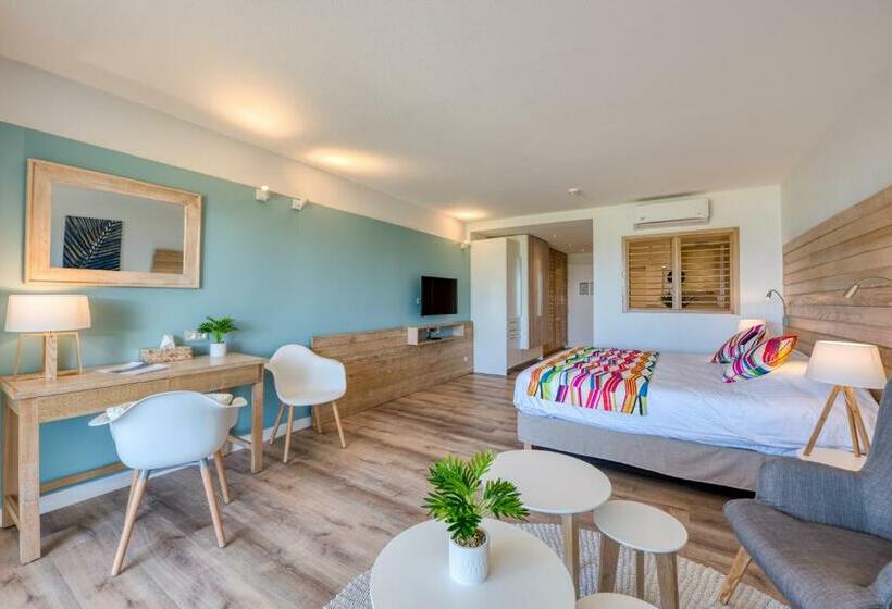 سوئیت جونیور پریمیوم, La Playa Orient Bay