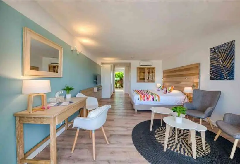 سوئیت جونیور پریمیوم, La Playa Orient Bay