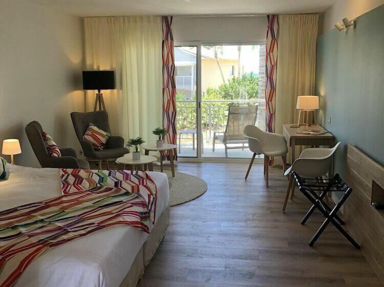 سوئیت جونیور پریمیوم, La Playa Orient Bay