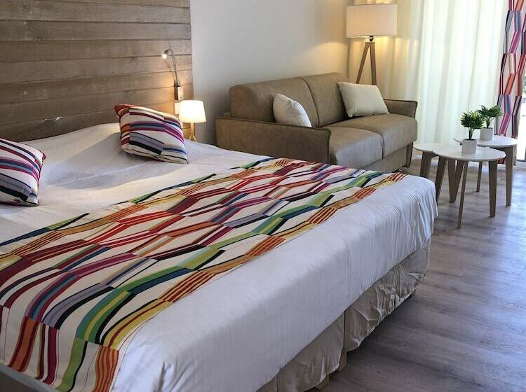 سوئیت جونیور پریمیوم, La Playa Orient Bay