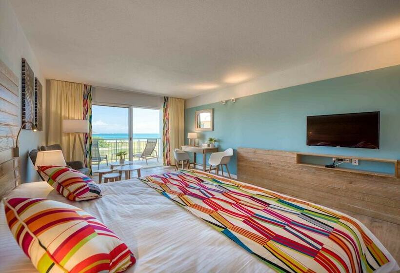 سوئیت جونیور پریمیوم, La Playa Orient Bay