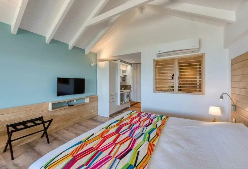 سوییت جونیور لوکس, La Playa Orient Bay