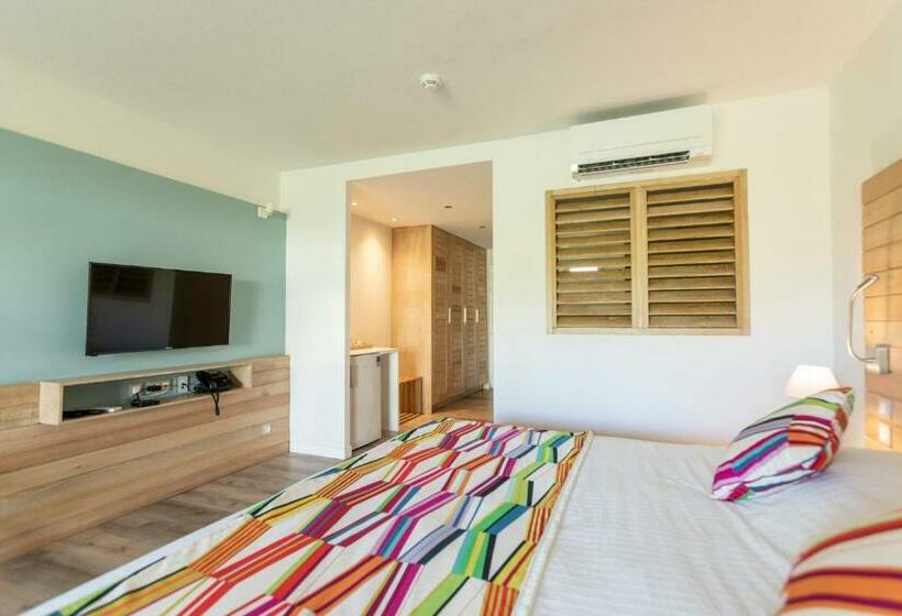 سوئیت جونیور کلاسیک, La Playa Orient Bay