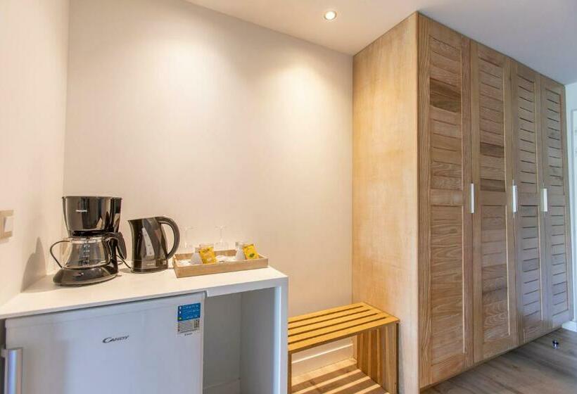 سوئیت جونیور کلاسیک, La Playa Orient Bay