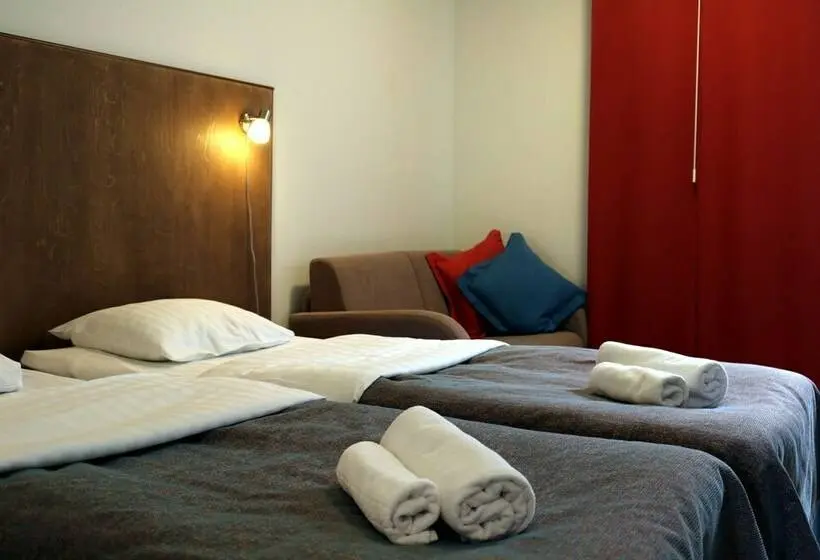スタンダードスタジオ, Oravi Apartments
