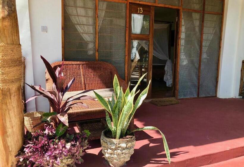 オーシャンビュースタンダードルーム, Promised Land Lodge